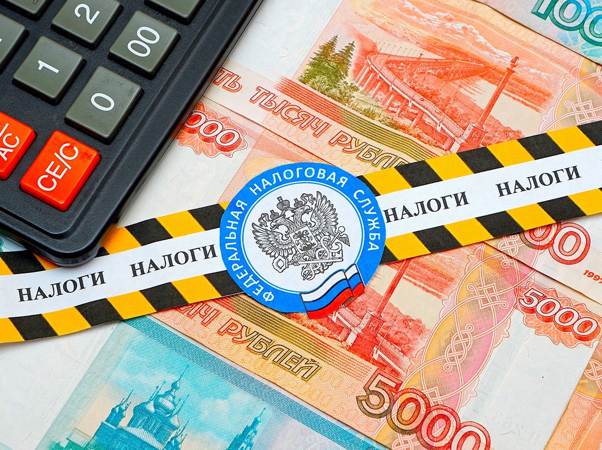 Наступивший год принёс российским предприятиям и гражданам немало сюрпризов в налоговой сфере, и далеко не все они были приятными. Самыми обсуждаемыми темами стали, безусловно, повышение ставки НДС с 20% до 22%, а также постепенное введение ужесточений для большинства плательщиков УСН. Наступили изменения и для строительных компаний, которые необходимо учитывать как самим строителям, так и специалистам саморегулируемых организаций.