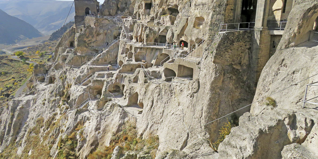 "В Вардзиа был?". Самая известная достопримечательность Грузии, где Тамара победила русского князя