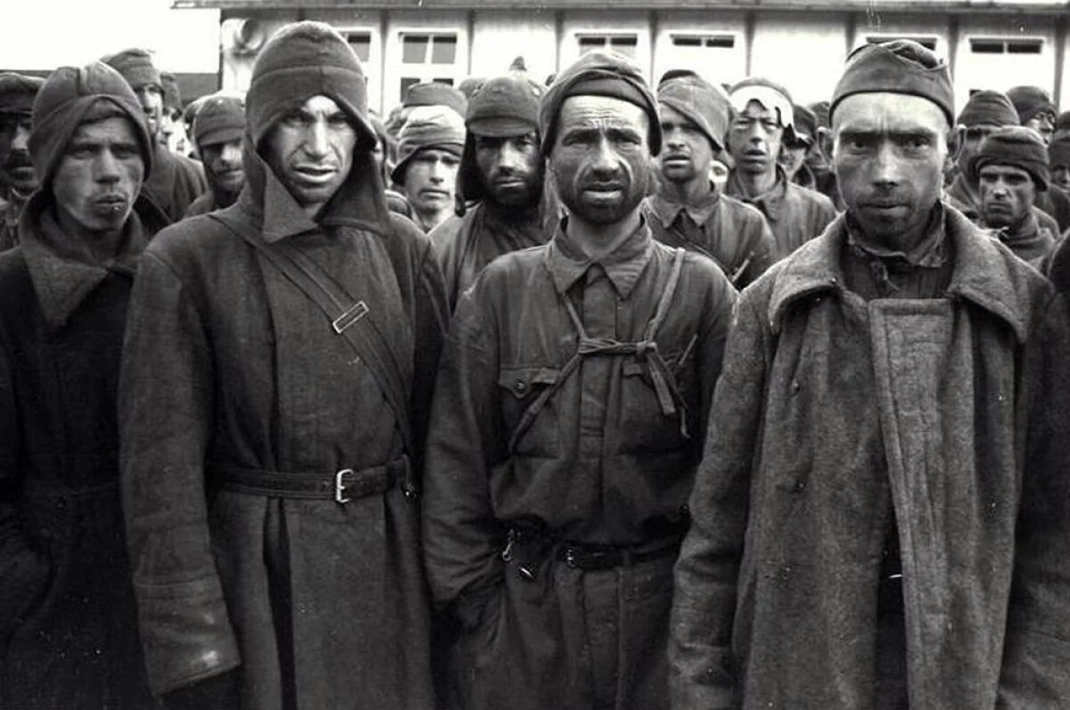    Советские военнопленные в концлагере Маутхаузен.