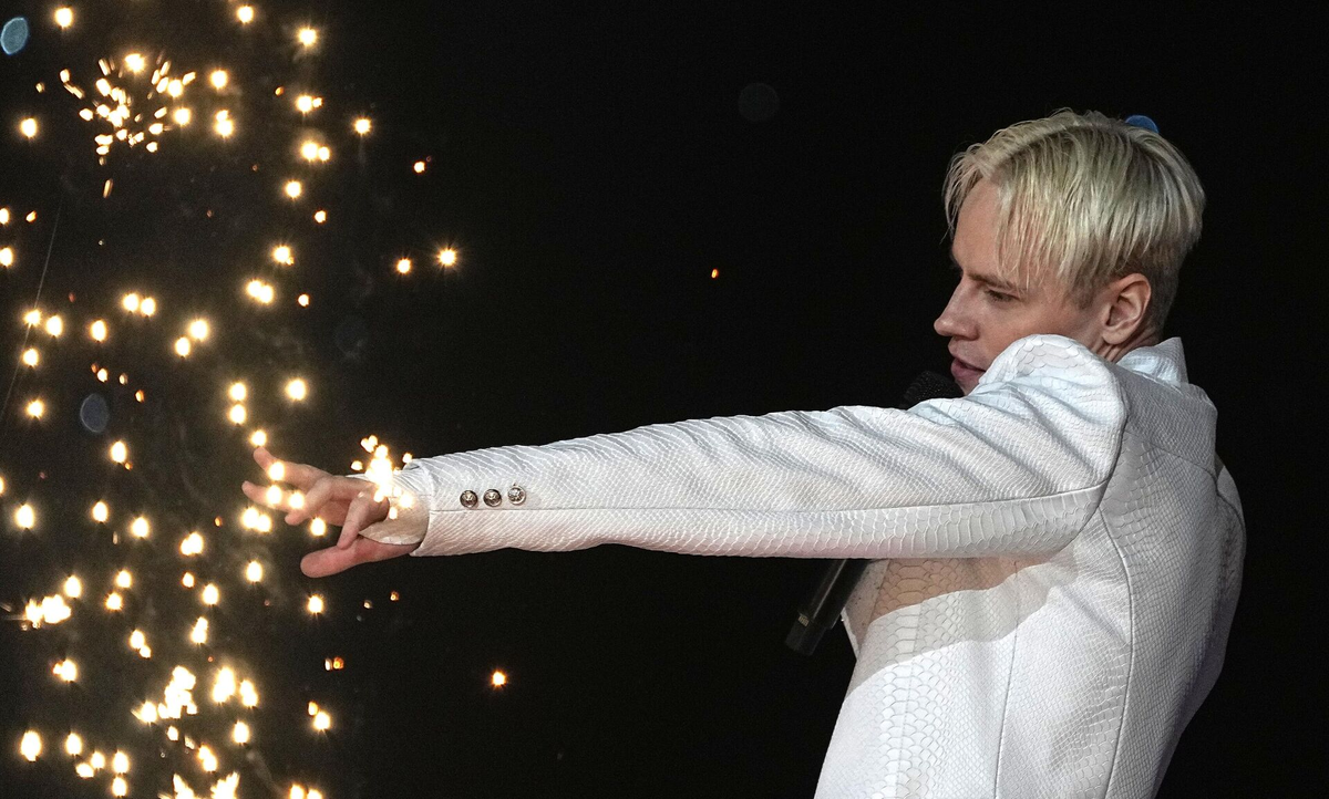 популярный певец SHAMAN