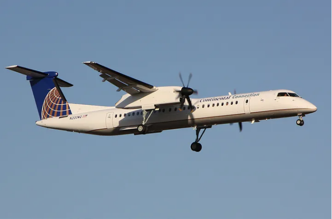 N200WQ, Bombardier Q400, попавший в аварию. (Том Луневски)