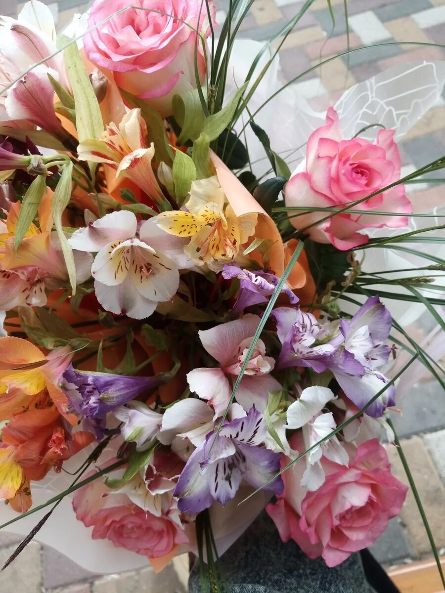 сама собирала букет.