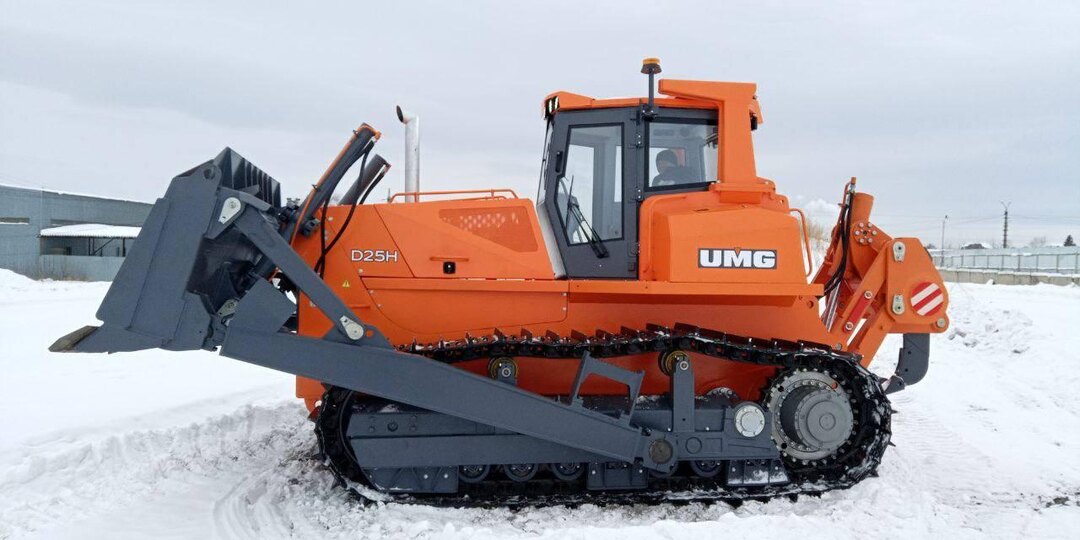 В Челябинске создали новый 24-тонный бульдозер