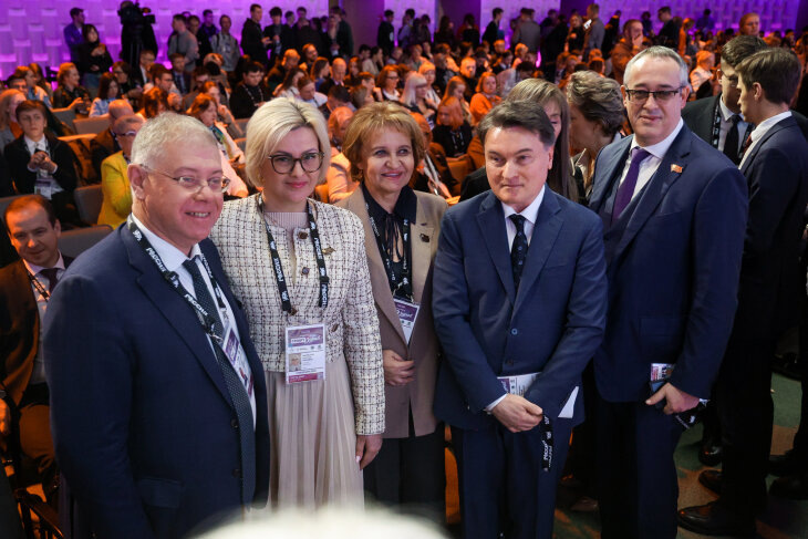    Зинченко Юрий, Авимская Милена, Шапошников Алексей, Александр Порфиров. Источник фото: Егоров Евгений/Пресс-служба Совета Федерации