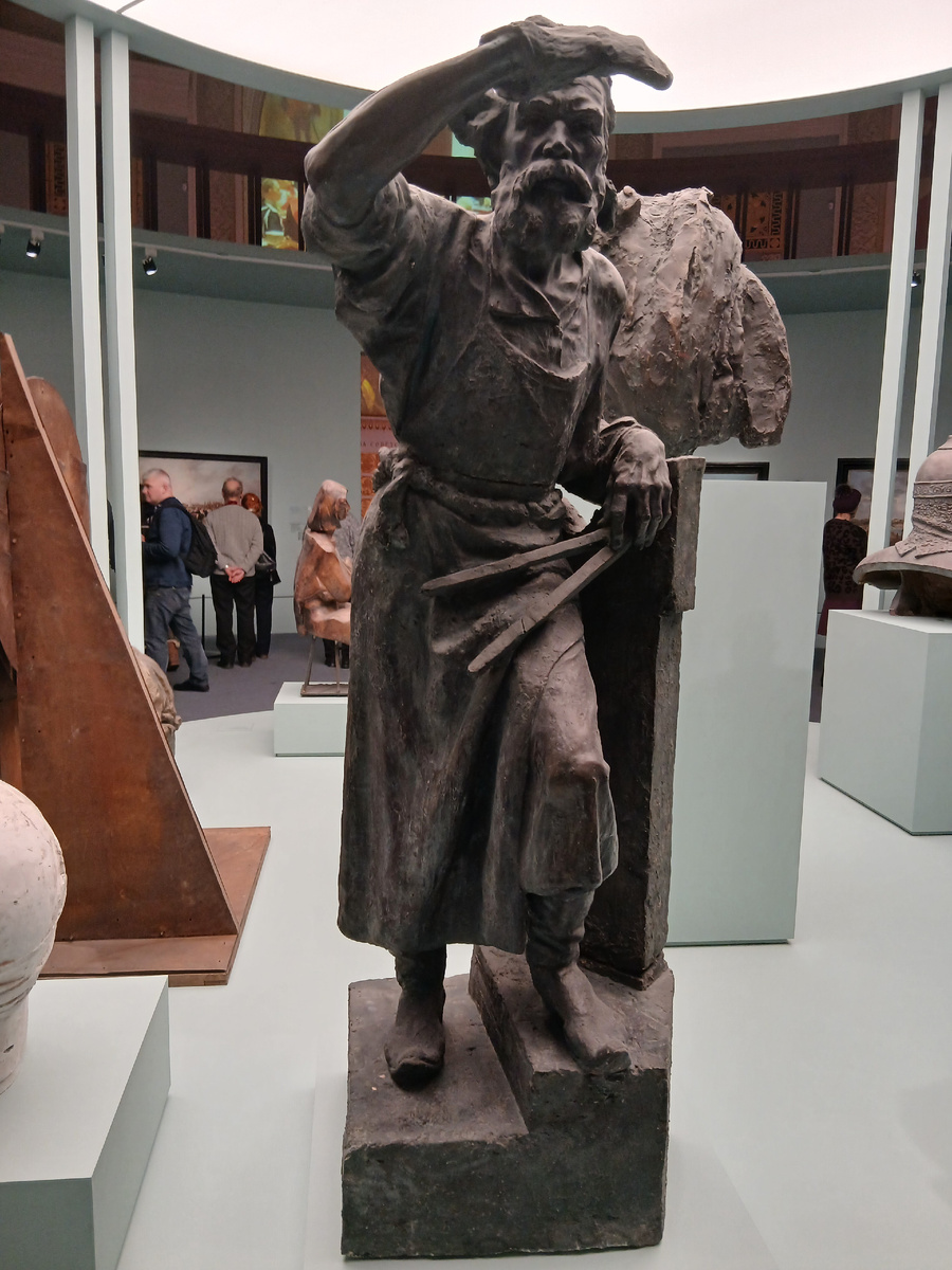 Эрнст Неизвестный. "Строитель Московского Кремля Федор Конь". 1954. Гипс тонированный.