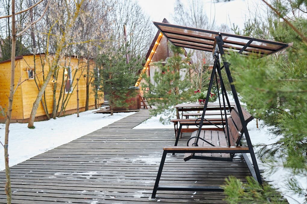 Зимняя атмосфера уединения в Aframe Happy в феврале