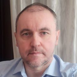    — Сейчас, например, средняя стоимость перелета из Москвы в Сочи составляет около 20 тыс. рублей за человека, в зависимости от того, когда вы летите. Цены на перелет из Казани в Сочи тоже высокие: не меньше 20 тыс. И, помимо этого, люди еще подвисают в аэропортах. По последним данным, с задержками рейсов столкнулись 4,5 млн пассажиров. Это очень много. Учитывая упомянутые два фактора, мы ожидаем дальнейшего увеличения доли авто— и ж/д-туристов, — поделился вице-президент АТОР.