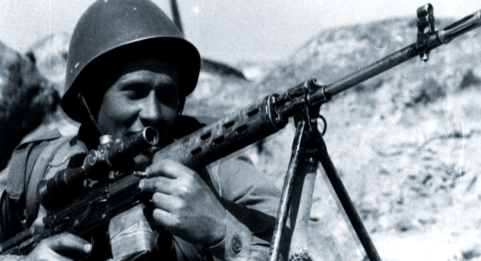 Советский снайпер