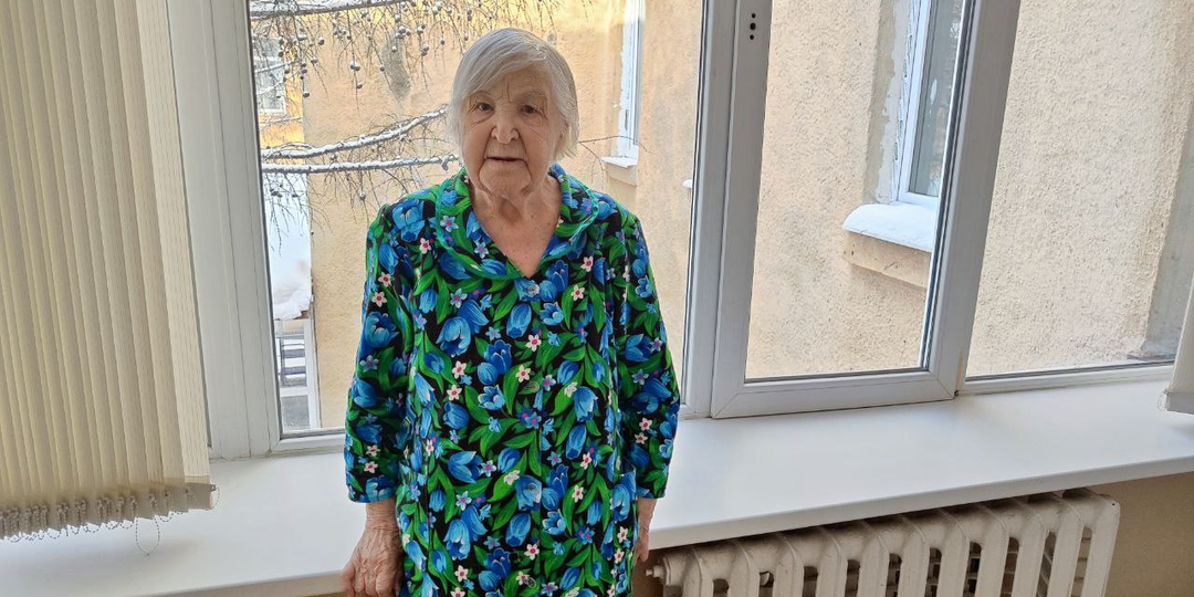 В Екатеринбурге 100-летняя пациентка ходит в магазин и поднимается на 7-й этаж пешком