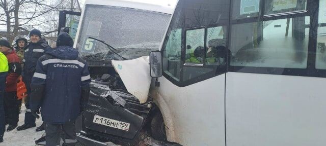 ​В Лысьве Прикамья при столкновении автобусов пострадали люди