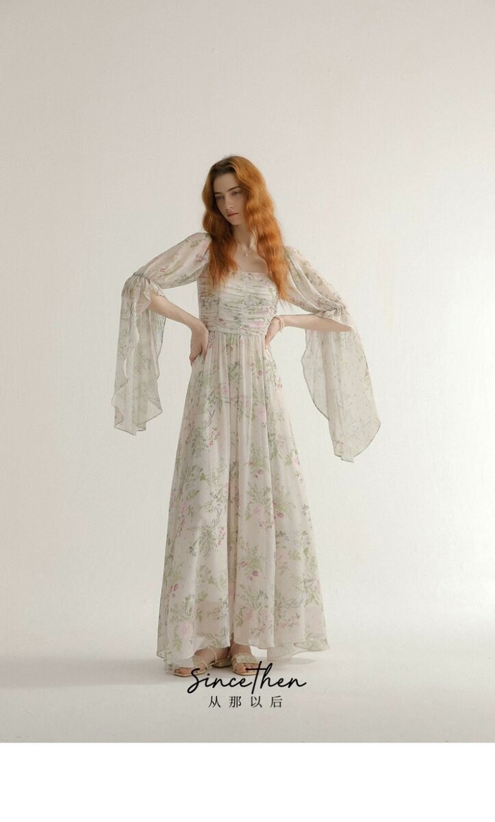 Я бы даже сказала, что это платье эльфийки, живущей в сказочной долине 