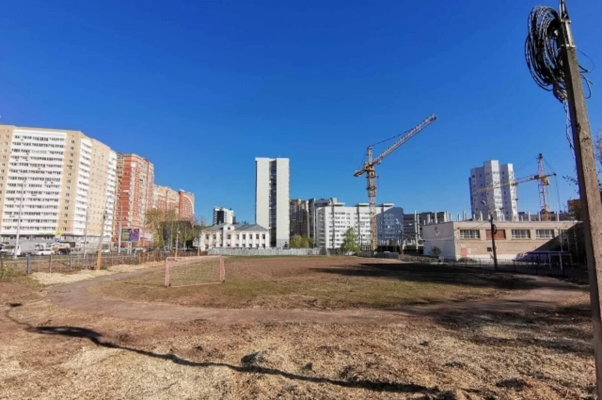    Суд обязал вернуть земельный участок под стадионом гимназии № 33 в Перми