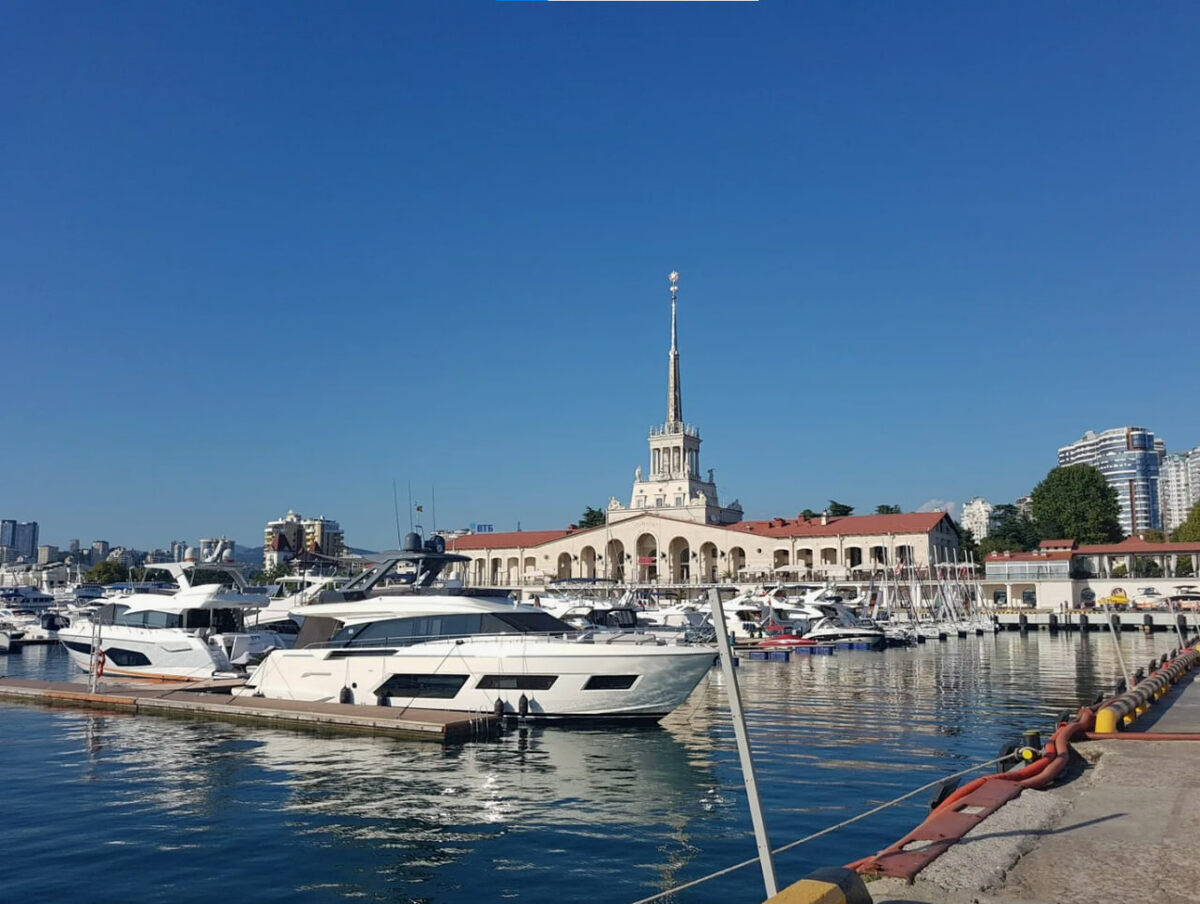 Морской порт и набережная