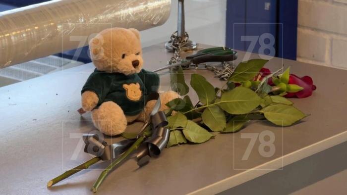 Стихийный мемориал. Фото © 78.ru