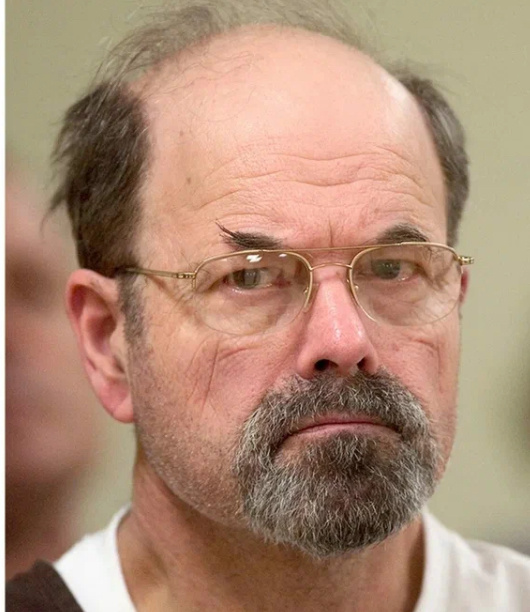 Деннис Линн Рейдер (англ. Dennis Lynn Rader), более известный под псевдонимом BTK (от англ. bind, torture, kill — «связывать, пытать, убивать») — американский серийный убийца.