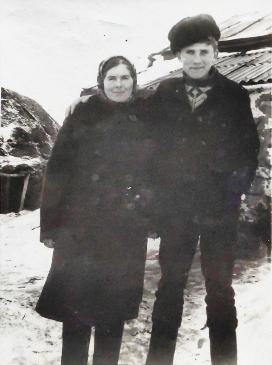 Крёстна и Коля. Фото из семейного альбома Поплёвиных.