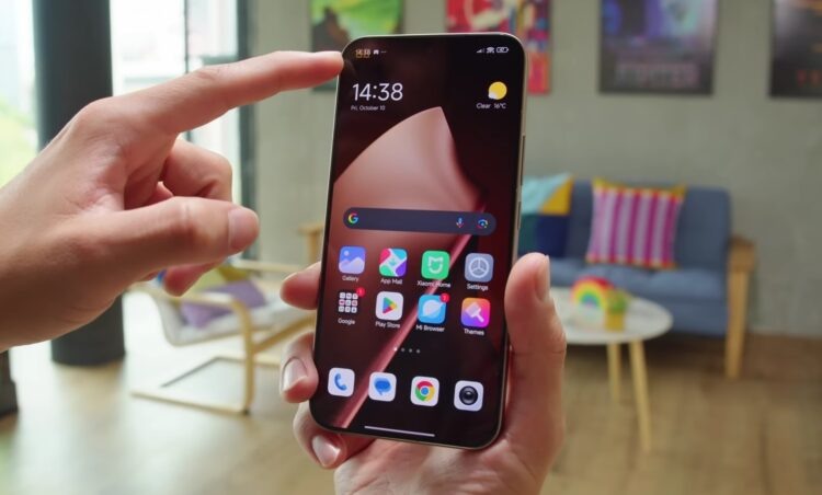    Учимся правильно ставить обновления приложений. Изображение: GSMArena Official