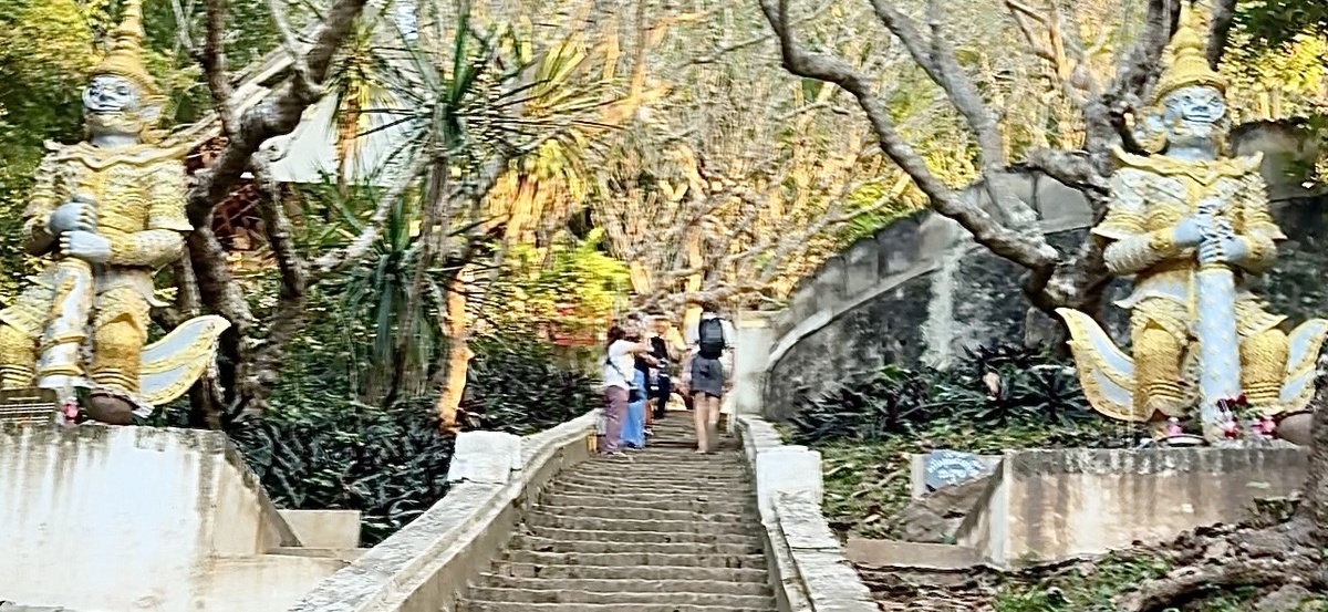 Лестница к горе ПуИ