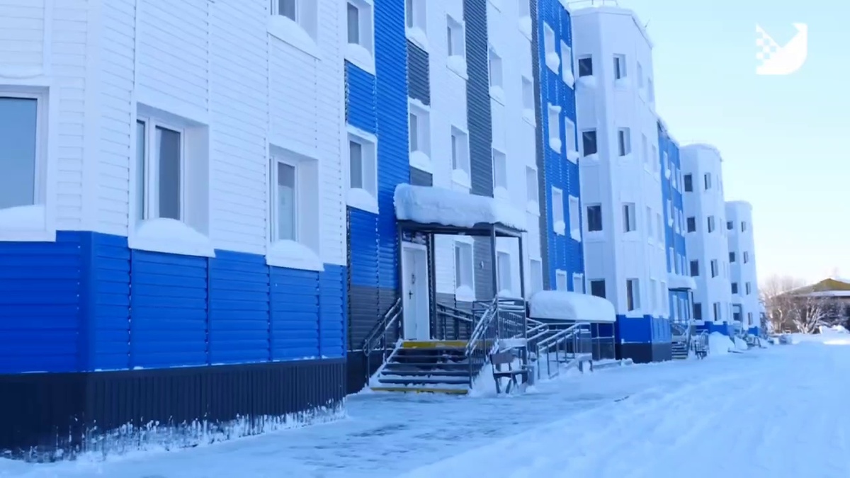    Первыми в этом году в Сургутском районе получили ключи от новых квартир жители авариек Ляминой