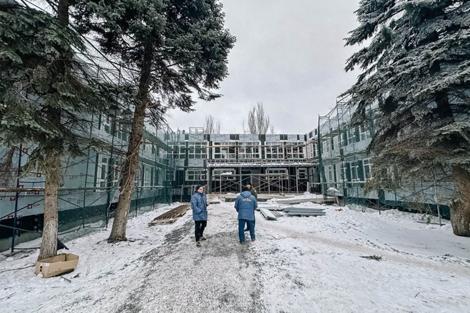    В Мариуполе идет ремонт Центра социальной реабилитации детей-инвалидов. Фото: ТГ/Кольцов