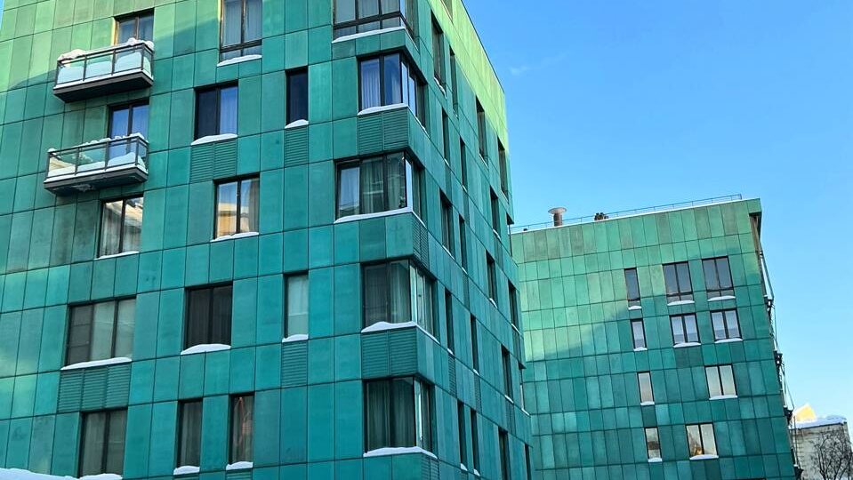 Нашел район Москвы, где живут очень богатые люди. Показываю