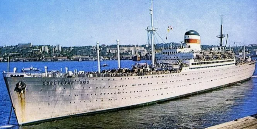 Подводная лодка Б-558 и её команда (1).