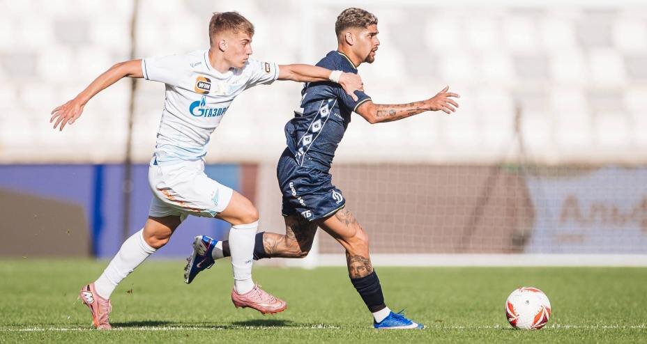    Футболисты «Зенита» и «Динамо» старались изо всех сил. Фото: Соцсети ФК «Динамо» Москва