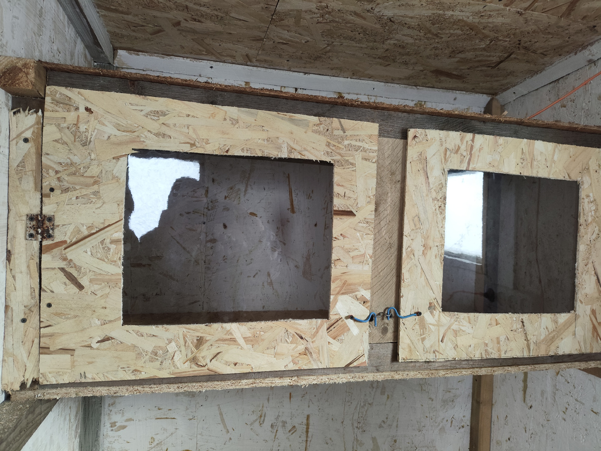 И уже стелышки в дверках отсвечивают ))