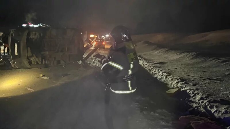 Троих подростков привезли в 20 больницу.