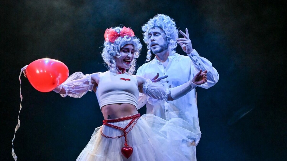    спектакль «Синее чудовище» в постановке Челябинского камерного театра   Марат Муллыев / kursdela.biz