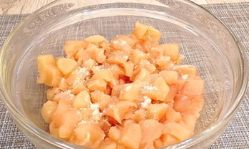 Курники на скорую руку: аппетитная закуска без замеса теста — ужин за 30 минут