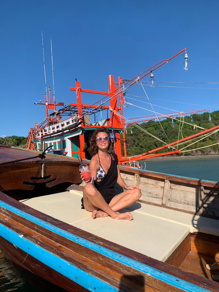 Давайте знакомиться - эт я та самая Любовь ❣️