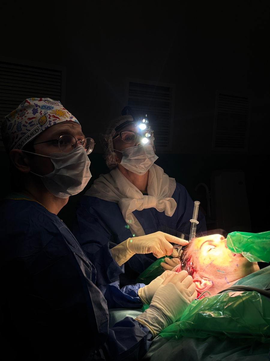 В операционной: эндоскопический лифтинг лица. Хирург Остринская Т.В.