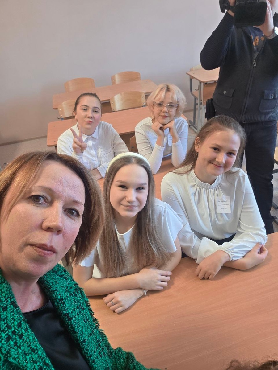    Министр образования Карелии оценила ремонт школы №1 города Сортавала© Наталья Кармазина/ ВК