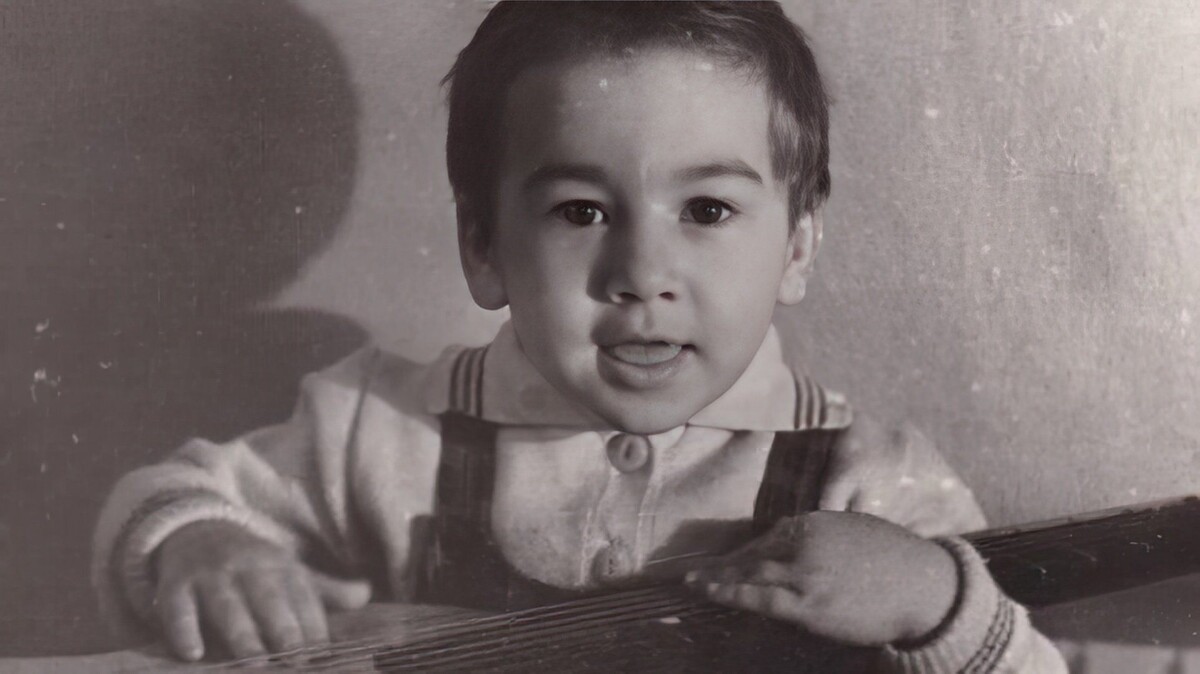 Игорь в детстве.