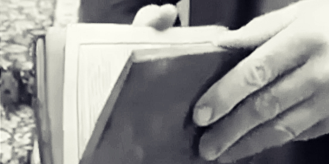 То, что было в книге, волосы на голове зашевелились.На кануне празднования Святой Троицы. Чудо из пепла.