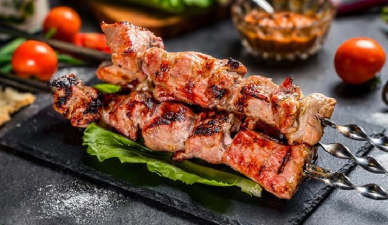 Шашлык в духовке: насыщенный вкус мангала без лишних хлопот