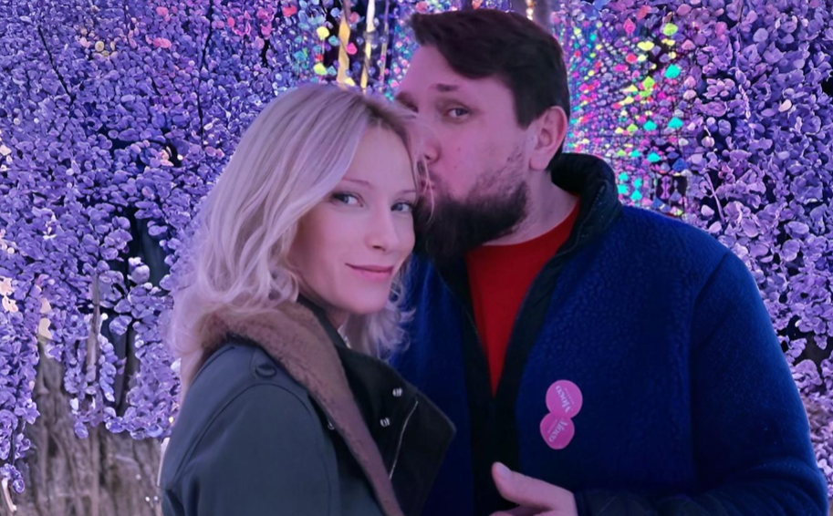 Анна с мужем