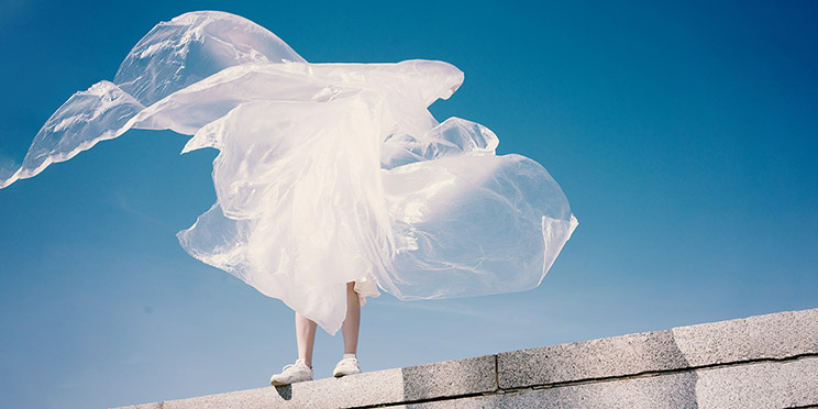 Это я — пытаюсь найти вдохновение, запутавшись в облаке мрачных мыслей от отсутствия идей / Фото: unsplash.com