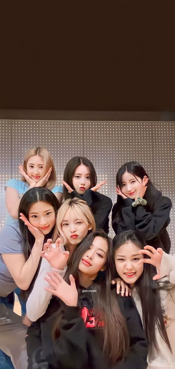 BabyMonster kpop group.