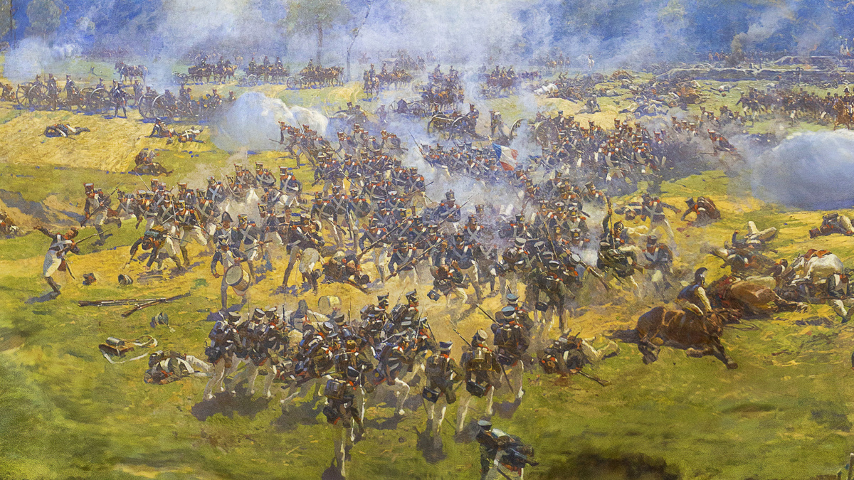 Схватка русских гренадер с дивизией Фриана. Ссылка: https://cont.ws/@SKolesnikov/1817512 "В 11 часов по полуночи неприятель, усилясь артиллериею и пехотою, против укреплений нашего левого крыла, решился вновь атаковать оные. Многократные его атаки были отбиты, где много содействовал с отличною храбростию генерал-майор Дорохов. Наконец удалось овладеть ему нашими тремя флешами, с коих мы не успели свести орудия. Но не долго он воспользовался сею выгодою, полки: Астраханский, Сибирский и Московский, построясь в сомкнутые колонны под командою генерал-лейтенанта Бороздина, с стремлением бросились на неприятеля, который был тотчас сбит и прогнан до самого леса с большим уроном". Источник: Фельдмаршал Кутузов. [1745-1813] : сборник документов и материалов / [под ред. проф. Н. М. Коробкова]. — [Москва] : Госполитиздат, 1947. — 331 с., 1 л. портр. : 19 см — (Русские полководцы. Документы и материалы/ Глав. архивное упр. МВД СССР). Источник: Национальная электронная библиотека. Ссылка: https://rusneb.ru/catalog/000199_000009_006043622/ Страница 167.