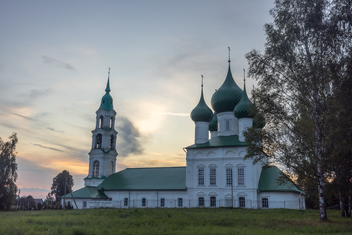 Фотограф Тамара Прибойченко. Церковь Воскресения Христова, село Левашово, Некрасовский район Ярославской области.