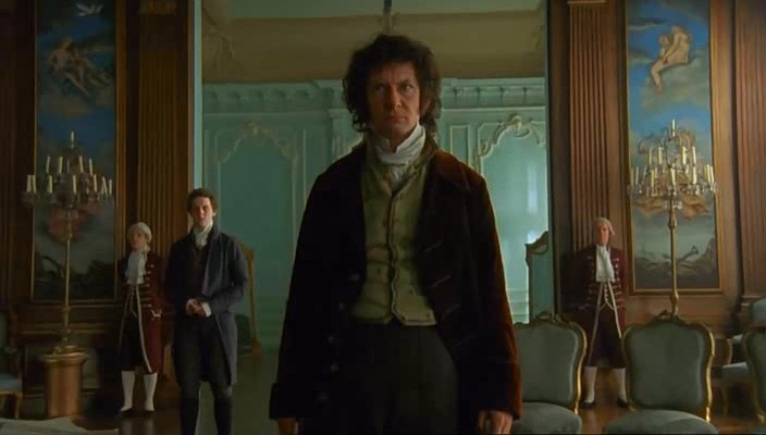 Бетховен вошёл в концертный зал. Да, это зал. Кадр из фильма «Героическая» (BBC, 2003)