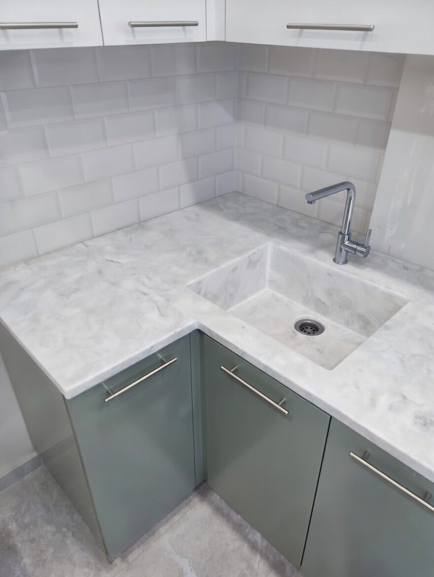 Интегрированная мойка из акрилового камня для кухни