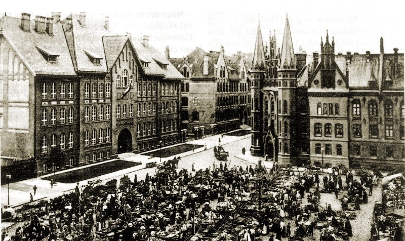 Площадь возле госпиталя св. Георга.