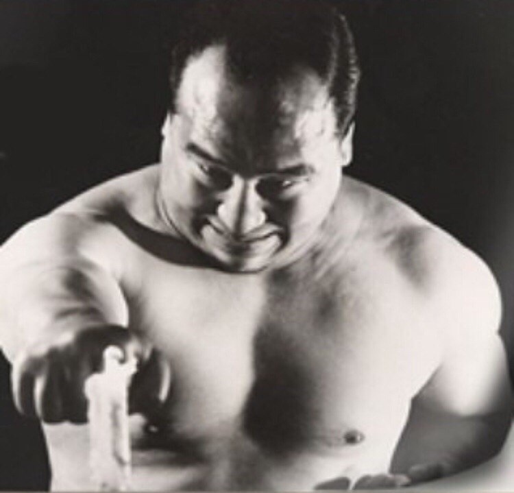 Масутацу Ояму я поставил потому, что он больше всего похож на этого Мастера по телосложению, и оба работали со стихией "Огня"