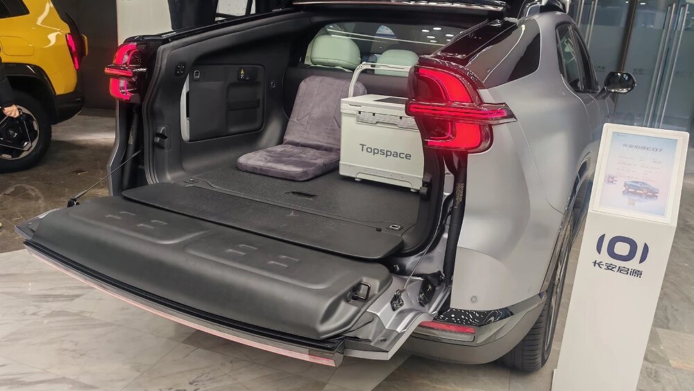 Лёгким движением руки купе превращается... превращается каупе...