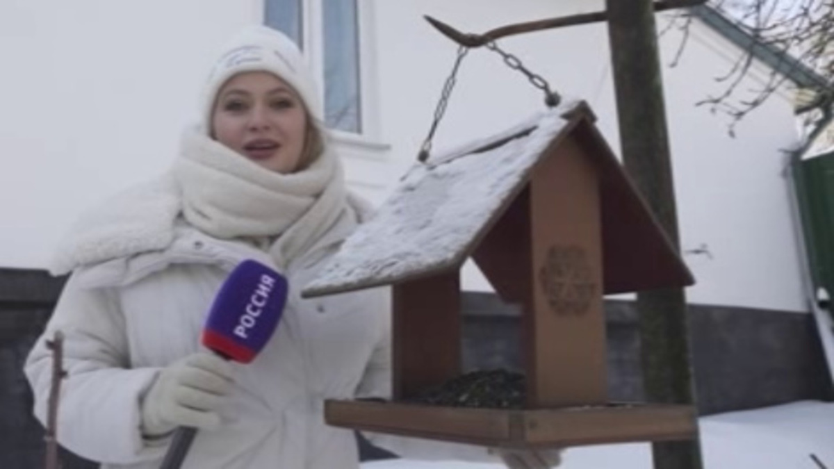    Корреспондент ГТРК «Курск» Татьяна Ларина отметила День кормления птиц вместе с Олесей Дейнеко