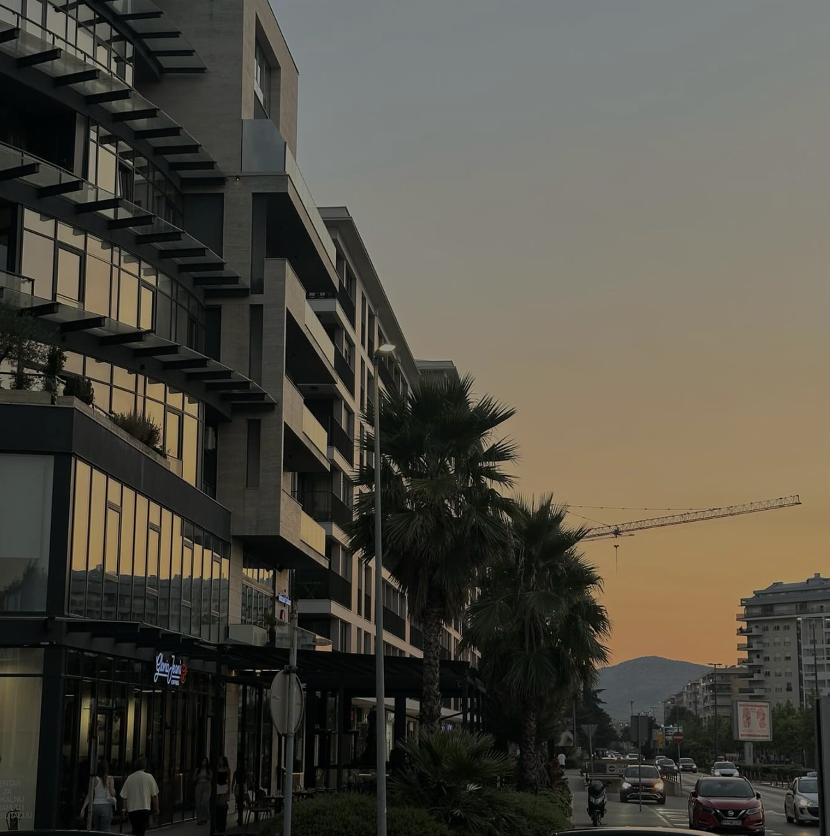 shopping avenue рядом с Big Fashion 