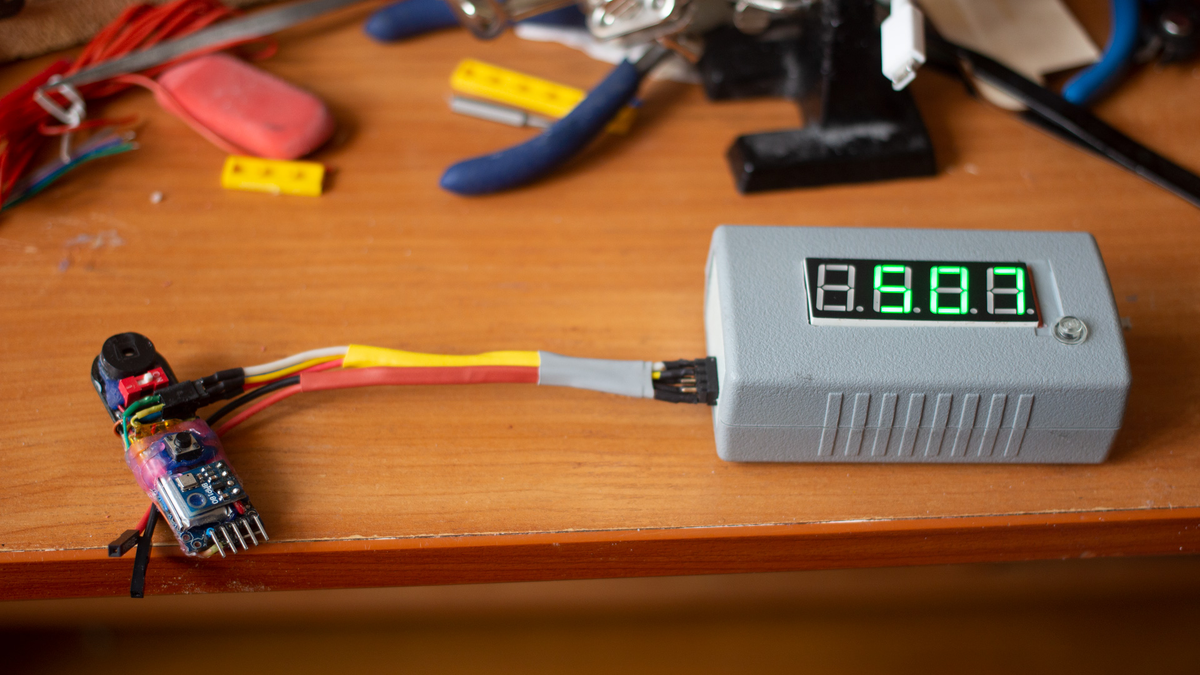 Версия высотомера r"bot с подключаемым дисплеем для отображения высоты.